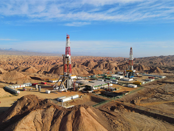 The first trial of the electric pump fishing-uplift technology in the Tarim Oilfield was a success.(图1) The first trial of the electric pump fishing-uplift technology in the Tarim Oilfield was a success.(图1)